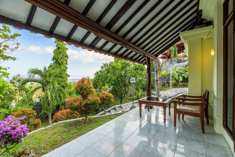 Taman Surgawi Resort & Spa - Teras