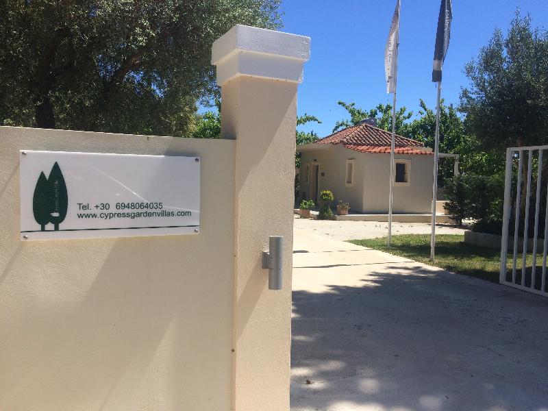 Cypress Garden Villas - Lobi