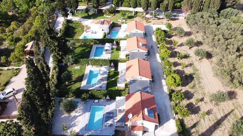 Cypress Garden Villas - Genel