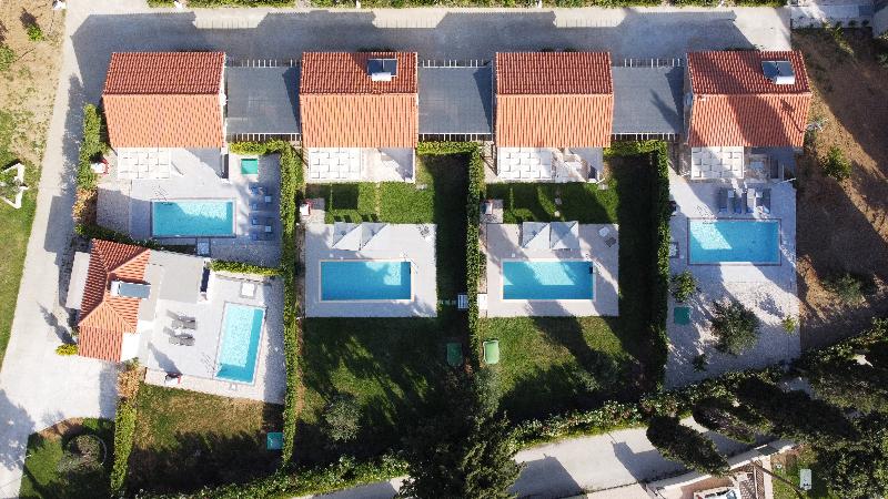 Cypress Garden Villas - Genel