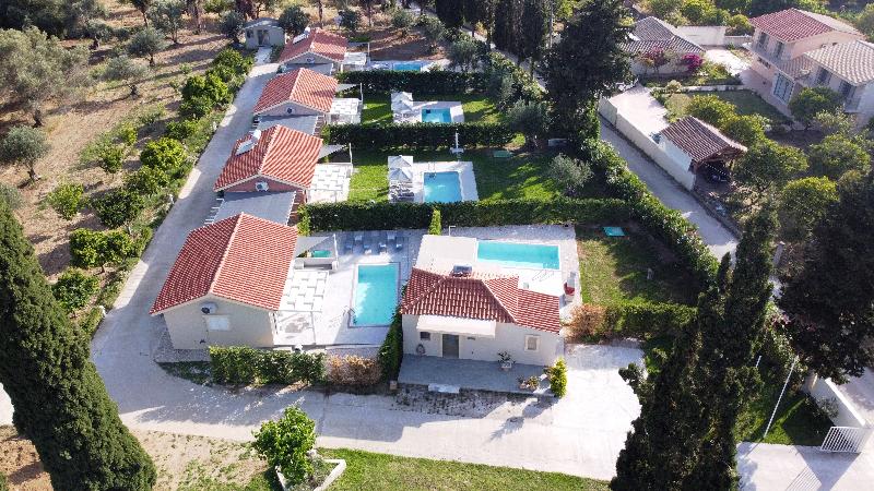 Cypress Garden Villas - Genel
