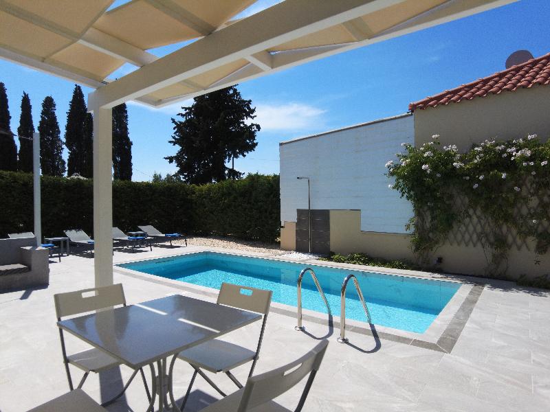 Cypress Garden Villas - Havuz