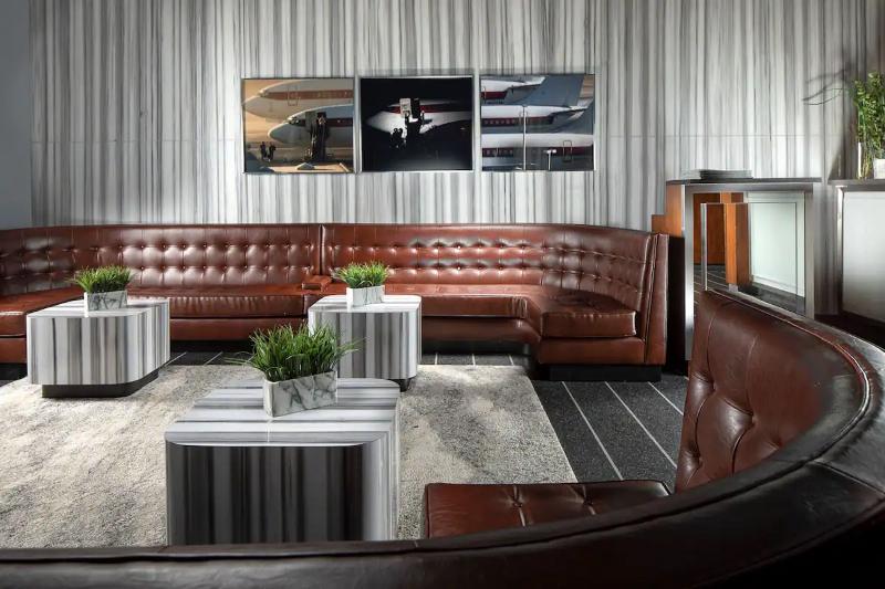 6 Columbus Hotel - Lobi