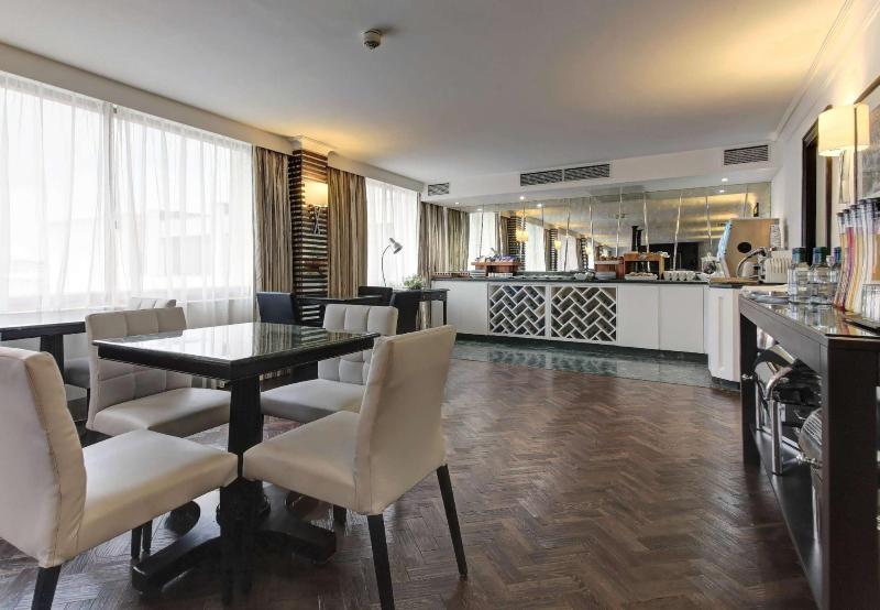 Renaissance London Heathrow - Genel