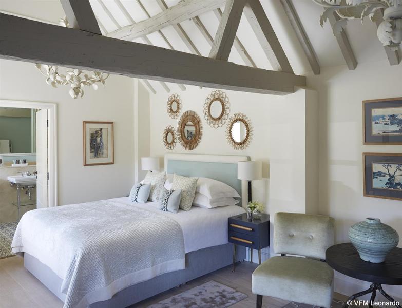 Dormy House - Genel