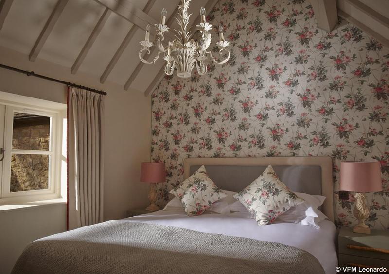 Dormy House - Genel