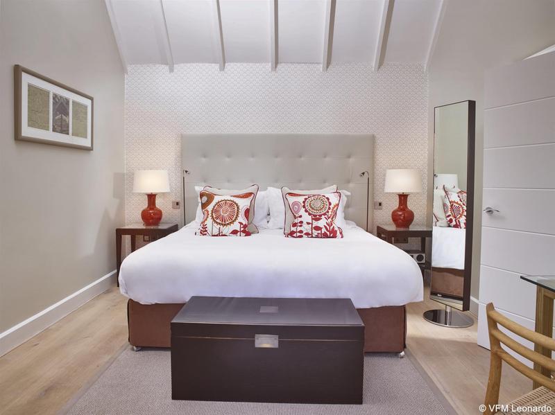 Dormy House - Genel