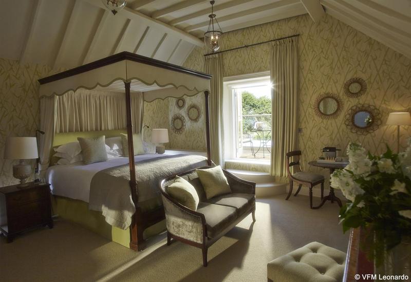 Dormy House - Genel