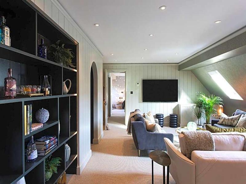 Dormy House - Genel
