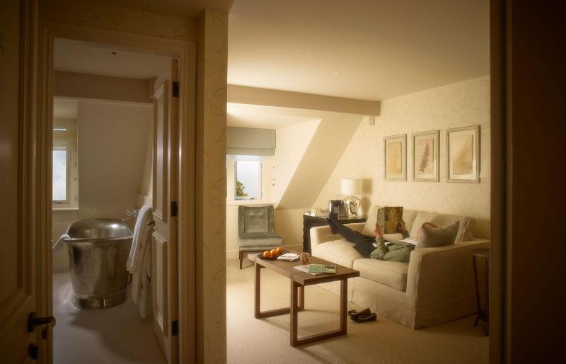 Dormy House - Oda