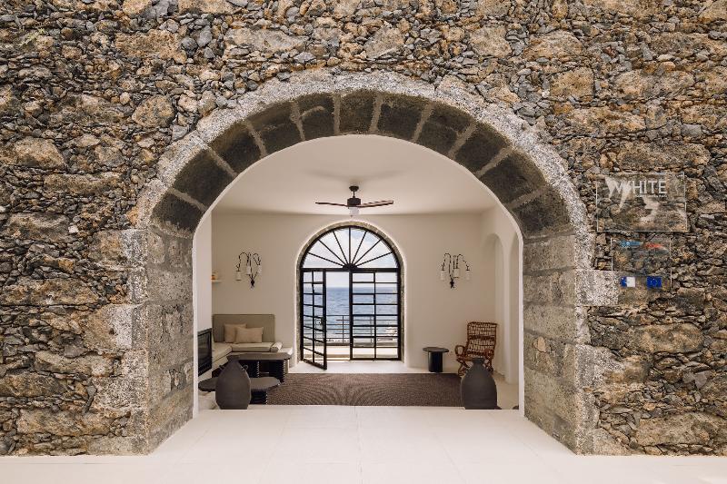 White Exclusive Suites & Villas - Lobi