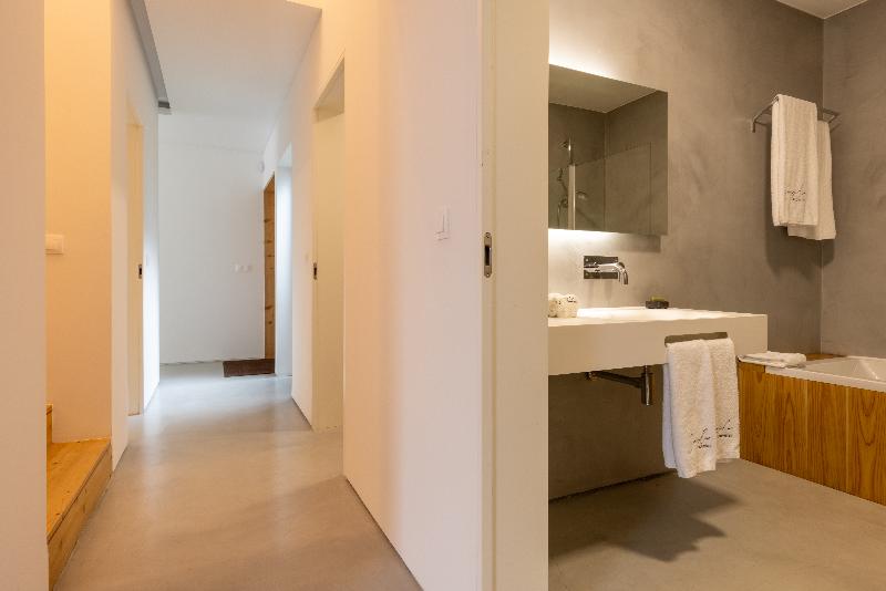 White Exclusive Suites & Villas - Oda