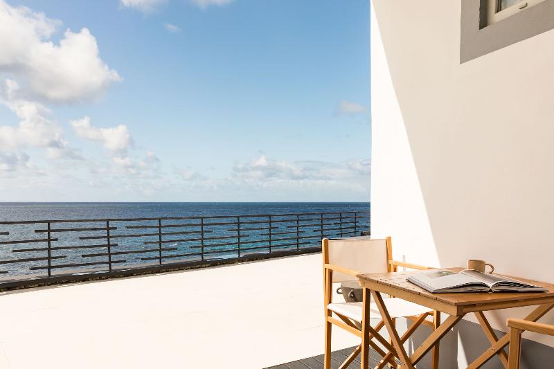 White Exclusive Suites & Villas - Oda