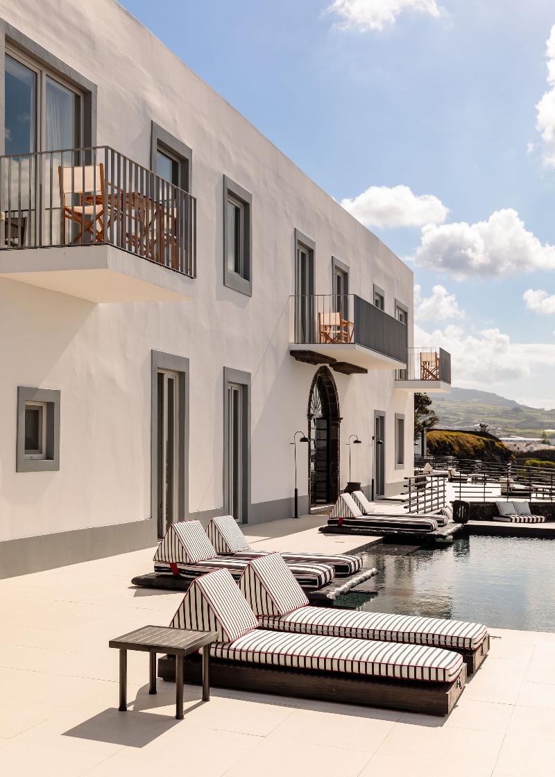 White Exclusive Suites & Villas - Teras