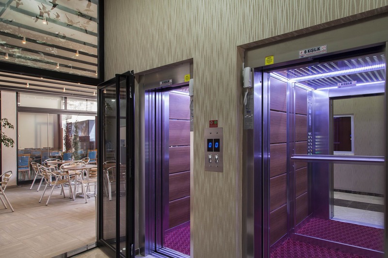 Niconya Port Suites & Hotel - Lobi