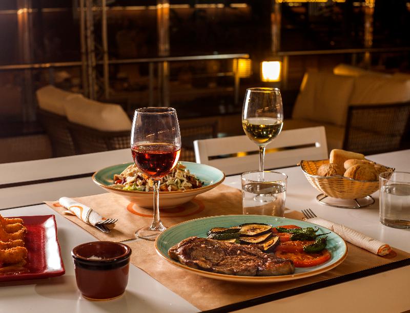 Hotel Monterrey Roses by Pierre & Vacances - Bar