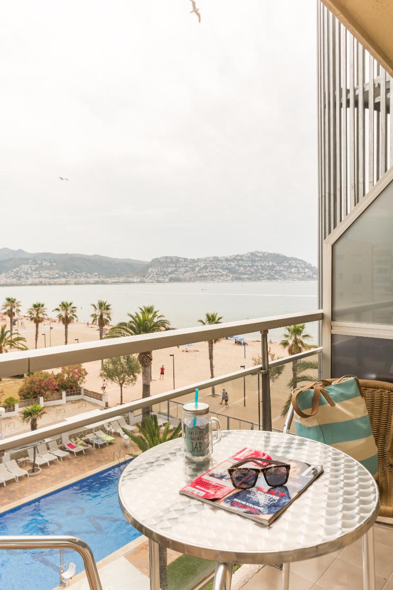 Hotel Monterrey Roses by Pierre & Vacances - Oda
