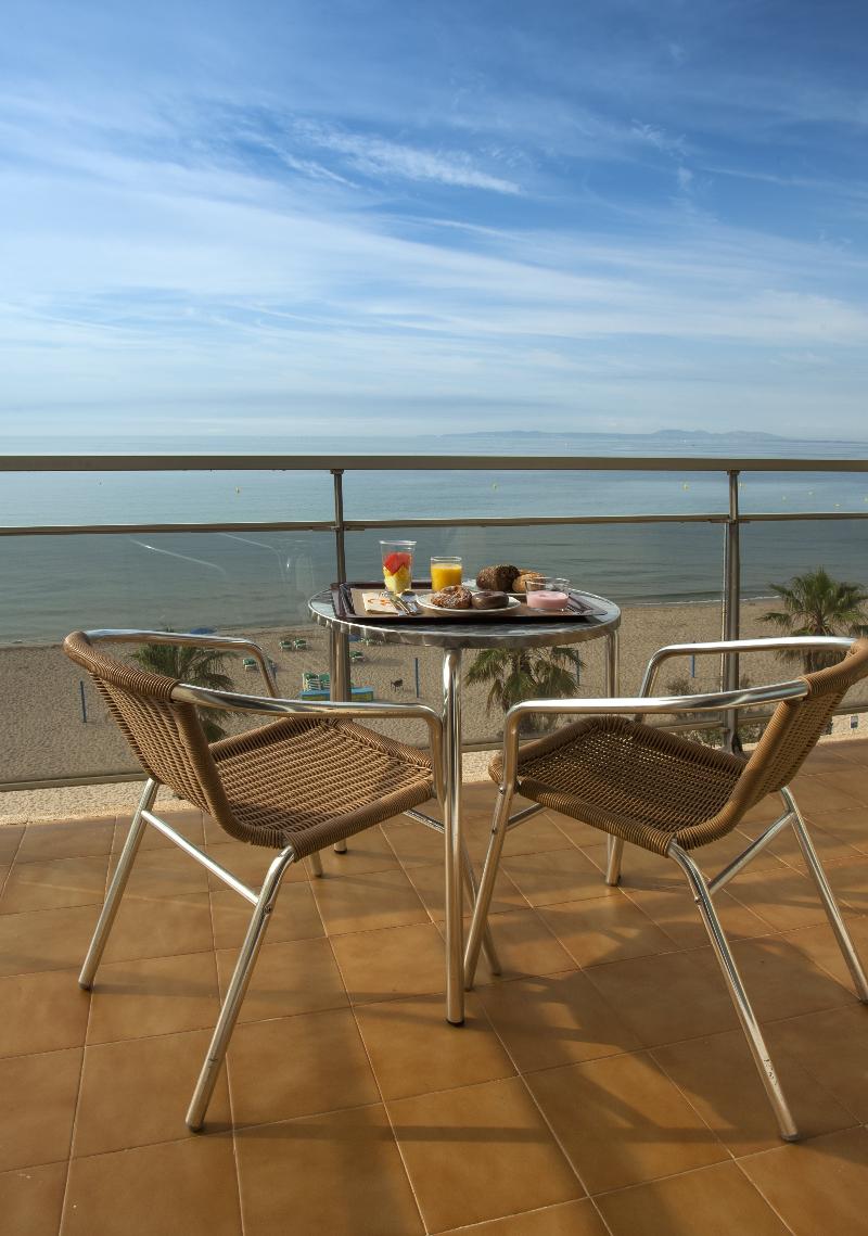 Hotel Monterrey Roses by Pierre & Vacances - Oda