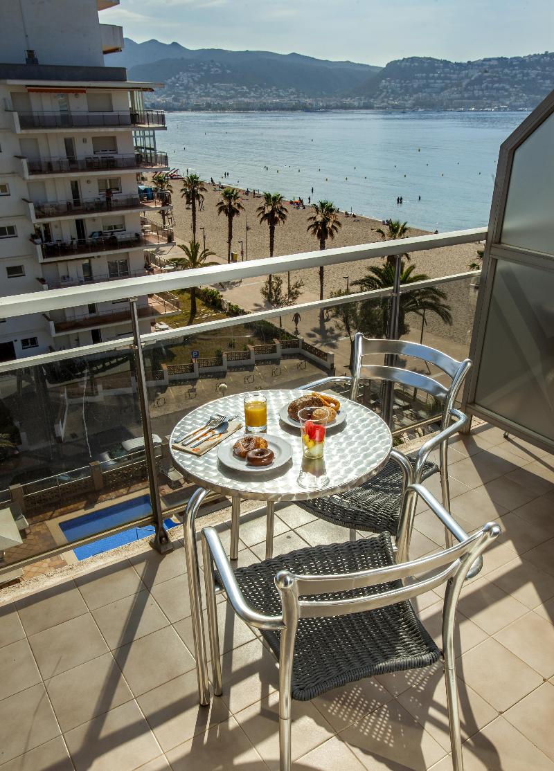 Hotel Monterrey Roses by Pierre & Vacances - Oda