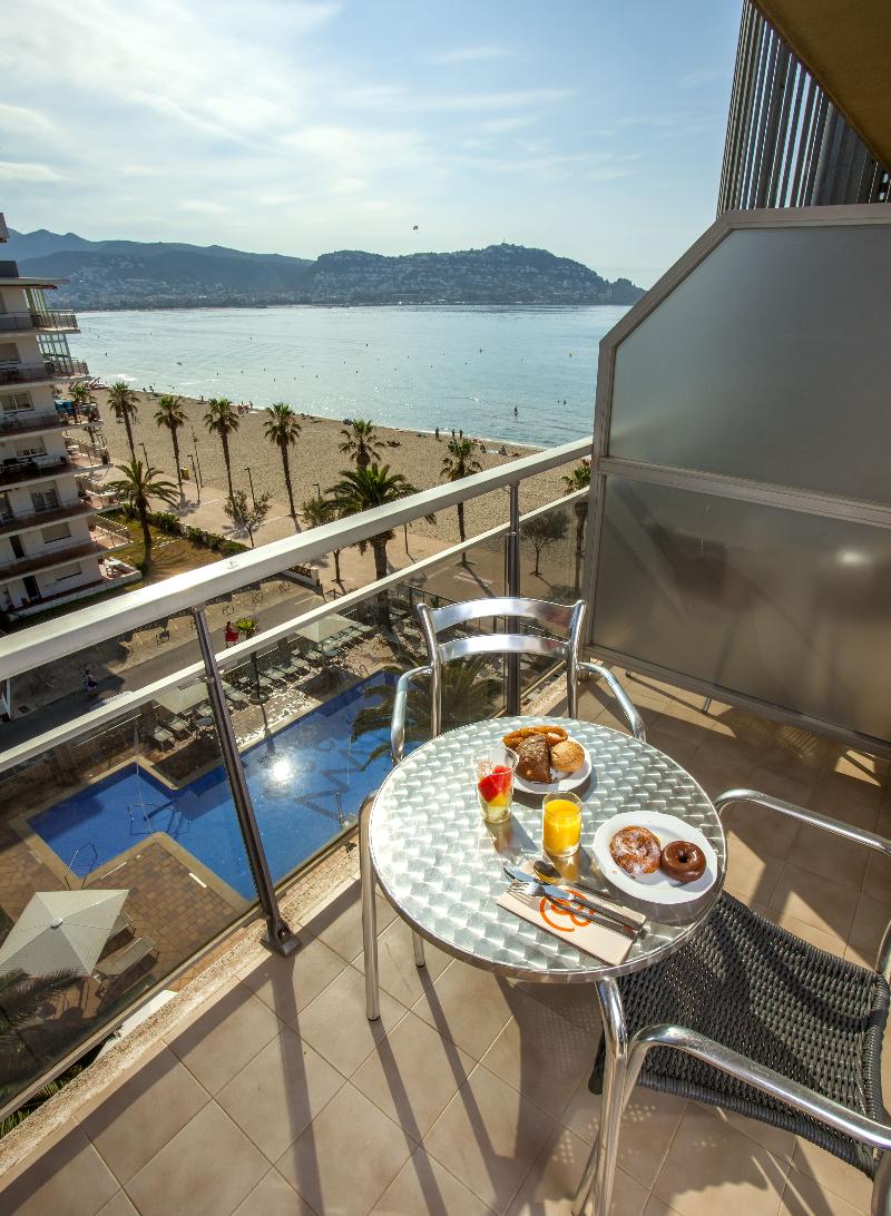 Hotel Monterrey Roses by Pierre & Vacances - Oda
