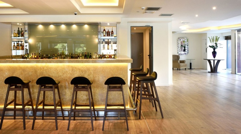 Athens Avenue Hotel - Bar