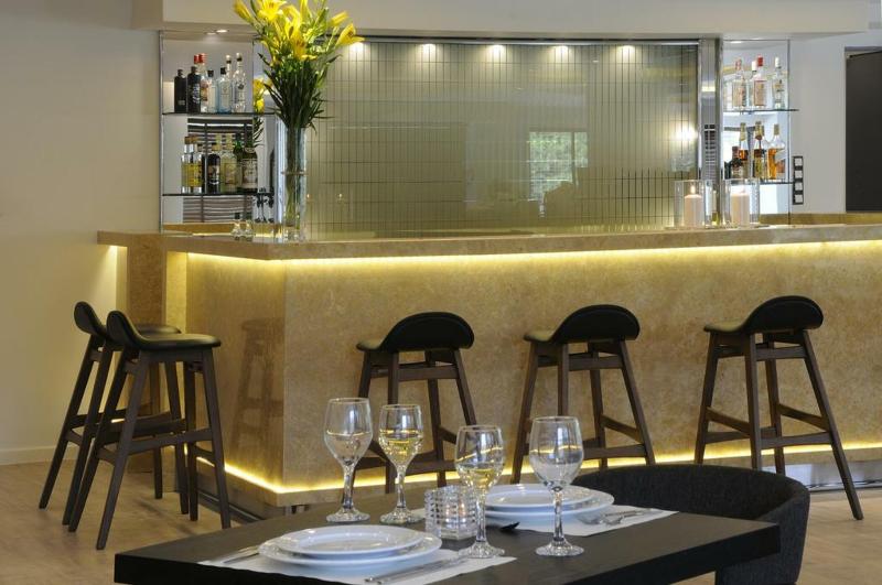 Athens Avenue Hotel - Bar