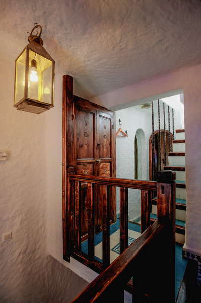 Riad Gharnata - Genel