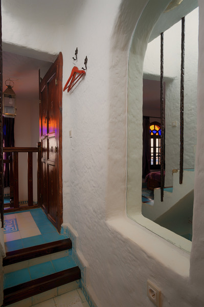 Riad Gharnata - Genel