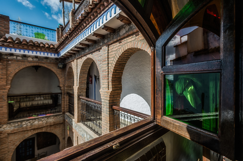 Riad Gharnata - Genel