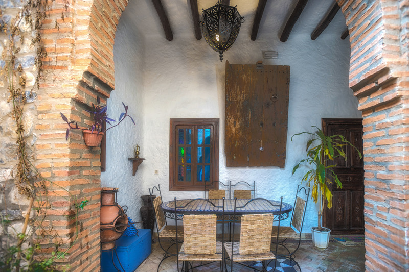 Riad Gharnata - Genel
