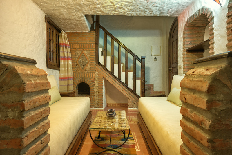 Riad Gharnata - Genel