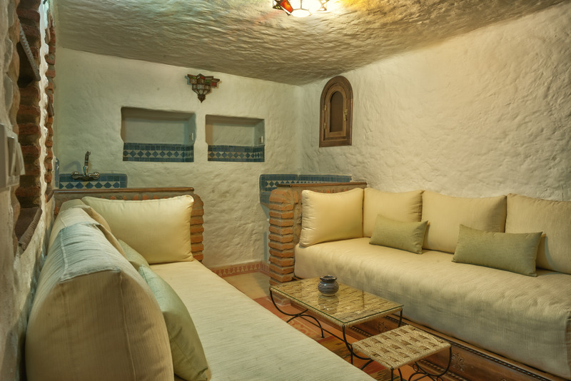 Riad Gharnata - Genel