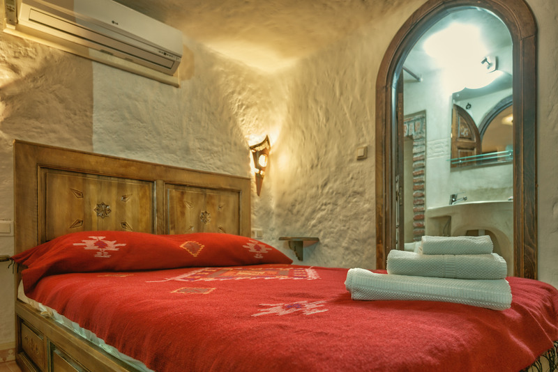 Riad Gharnata - Genel