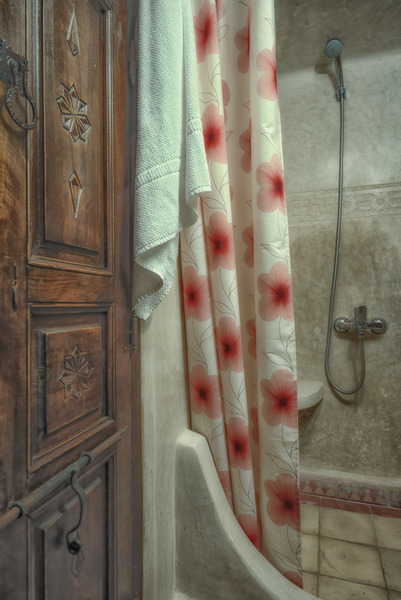 Riad Gharnata - Genel
