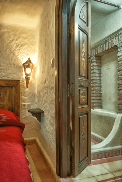 Riad Gharnata - Genel