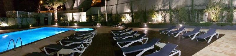 Santa Cruz Village Hotel - Havuz