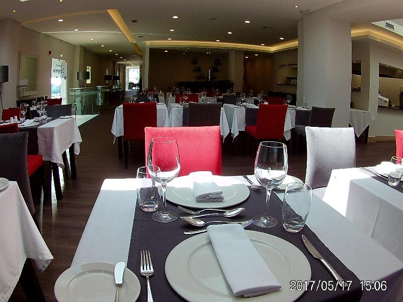 Santa Cruz Village Hotel - Restoran