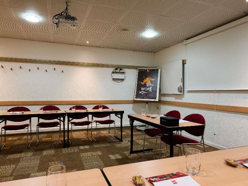 ibis Paris La Défense Centre - Toplantı
