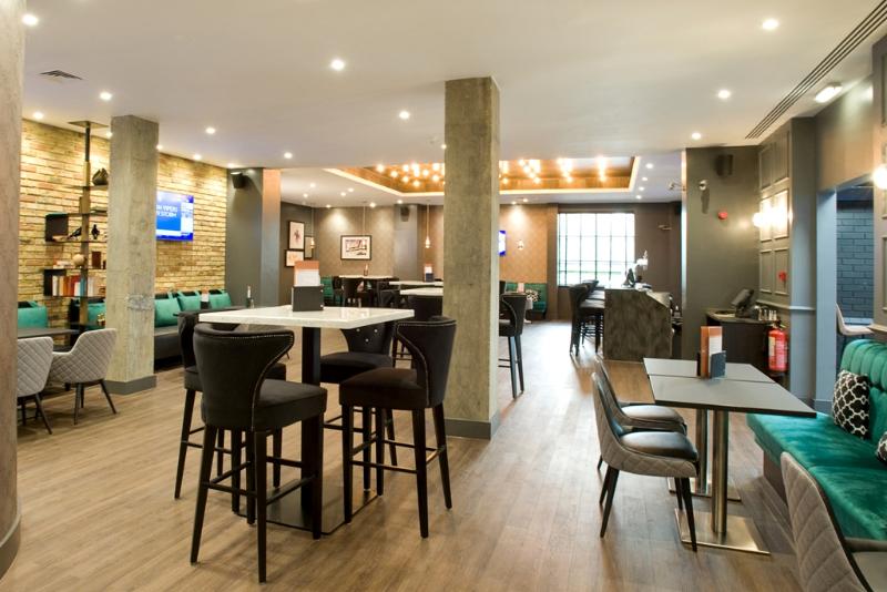 Sandman Signature London Gatwick - Bar