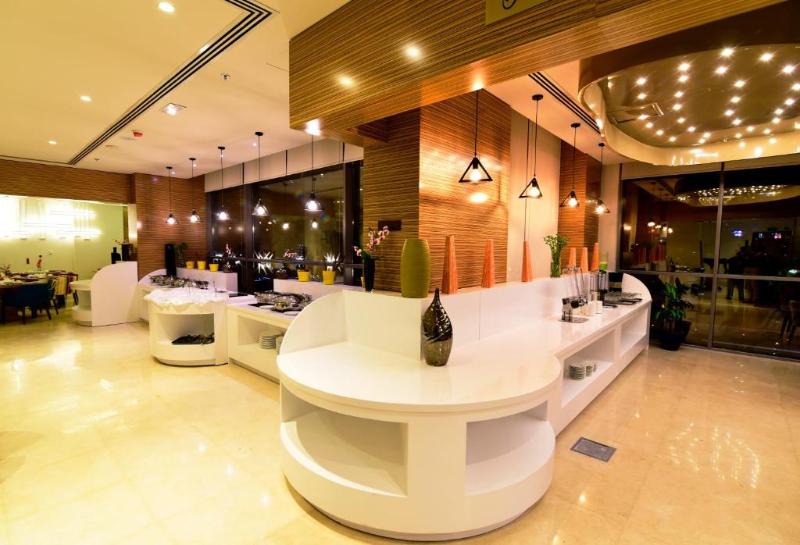 Best Western Plus Pearl Creek - Bar
