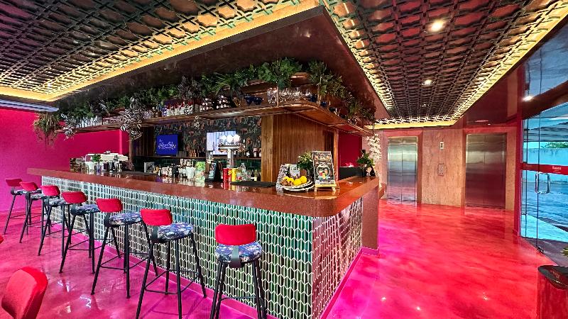 Ramada Tenn Ekamai - Bar