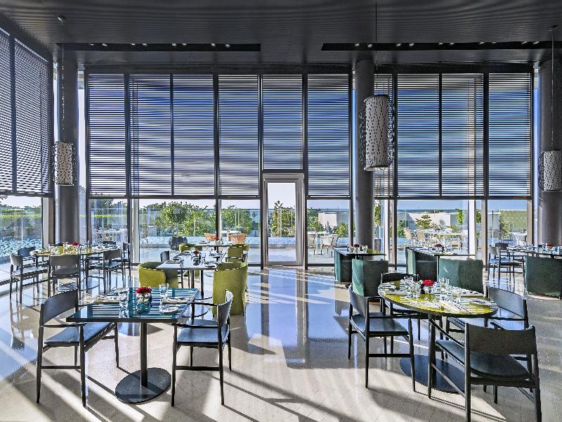 Al Zorah Beach Resort FZE - Restoran