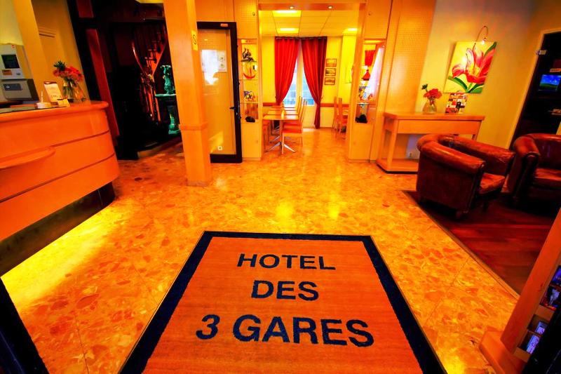 Des Trois Gares - Lobi