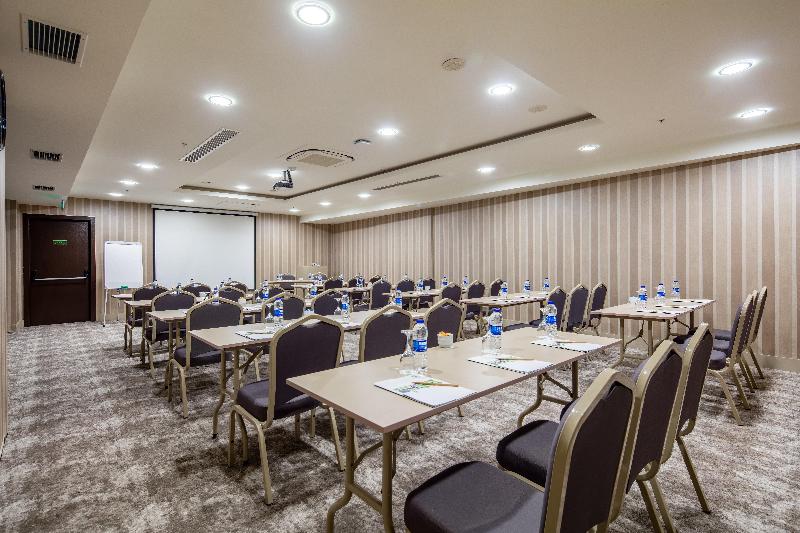 Holiday Inn ANTALYA - LARA by IHG - Toplantı