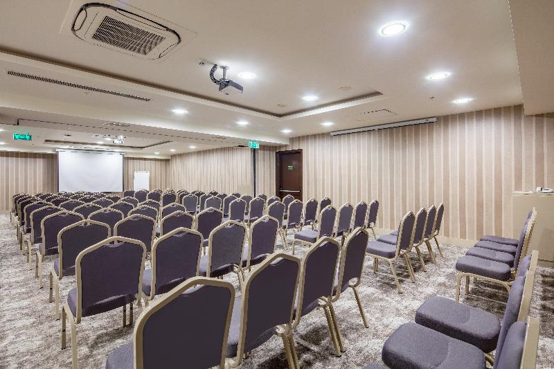 Holiday Inn ANTALYA - LARA by IHG - Toplantı