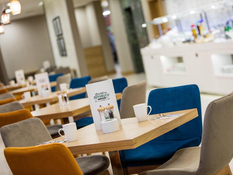 Holiday Inn ANTALYA - LARA by IHG - Restoran