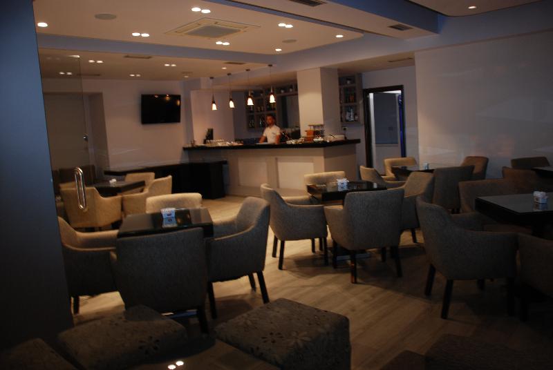 Mano - Bar