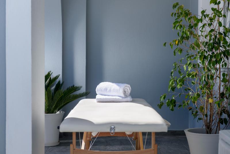 Oasis Suites Fira - Oda