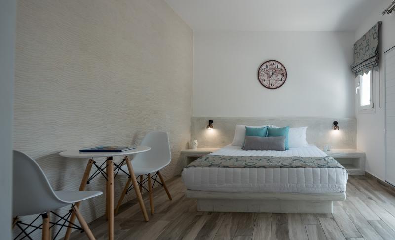 Oasis Suites Fira - Oda