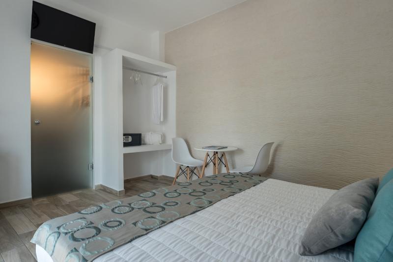 Oasis Suites Fira - Oda